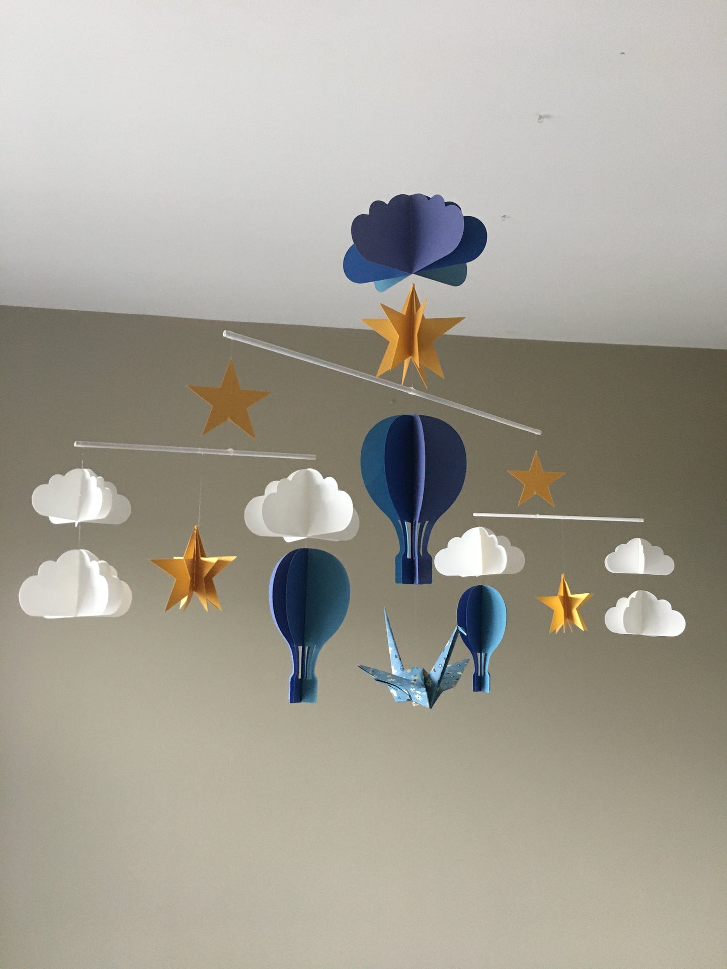 MOBILE BEBE MONTGOLFIERE ET ORIGAMI