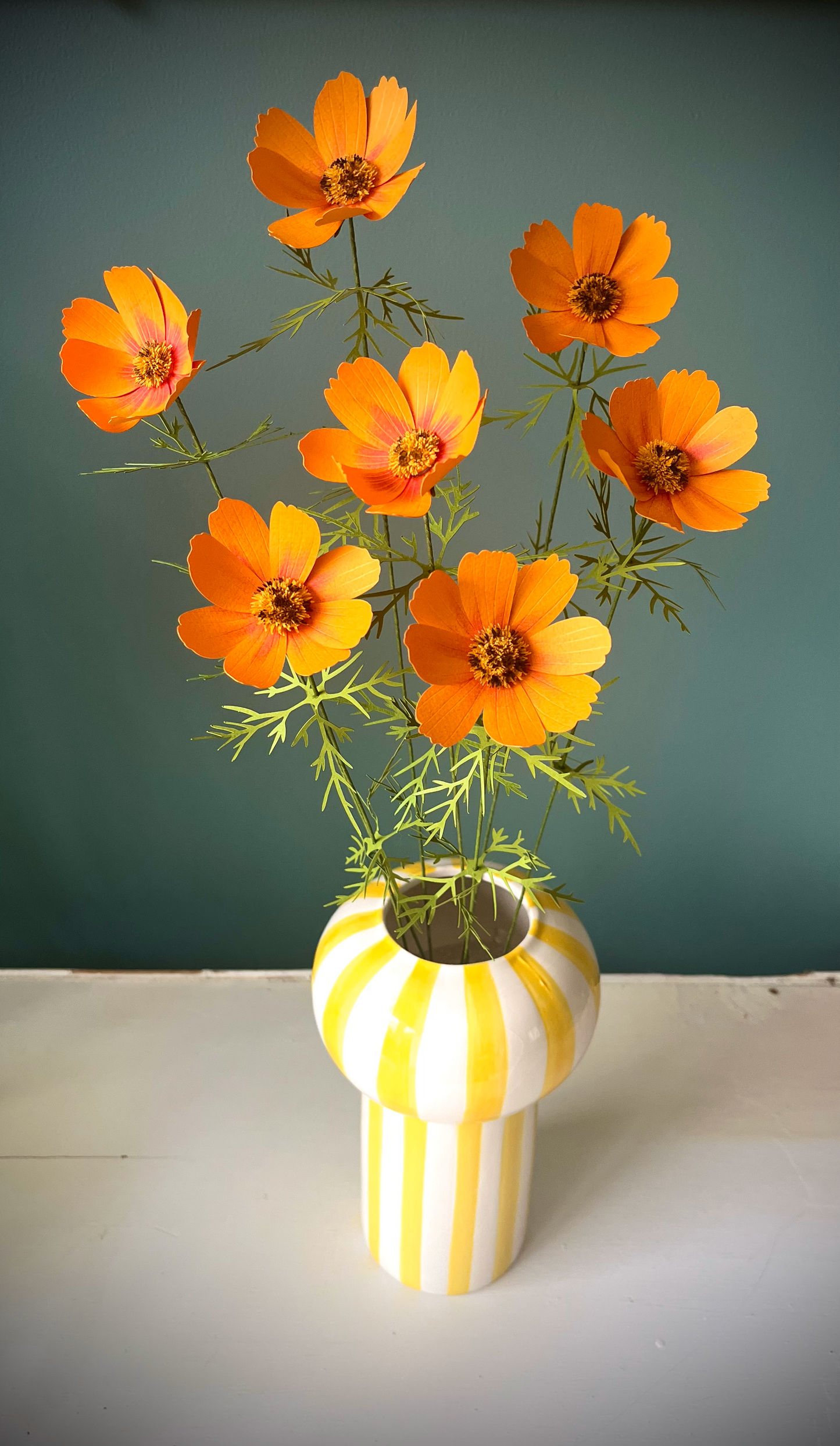 COSMOS ORANGE EN PAPIER