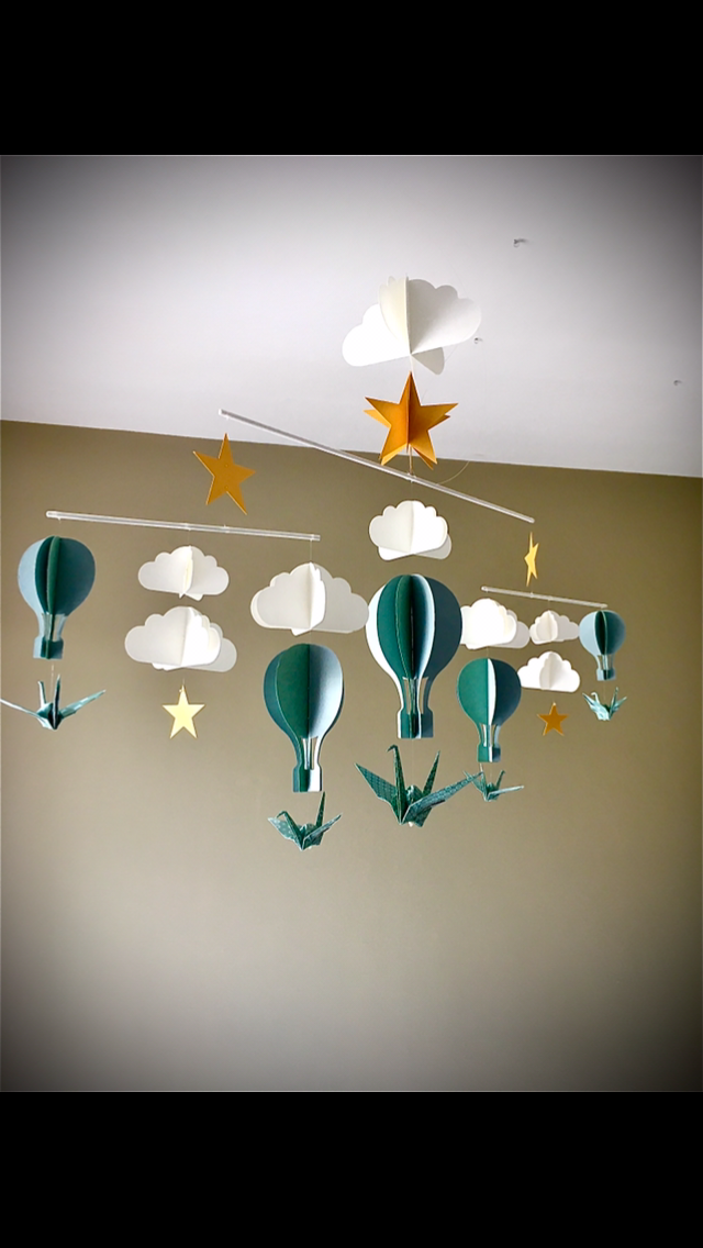 MOBILE BEBE MONTGOLFIERE ET AVION