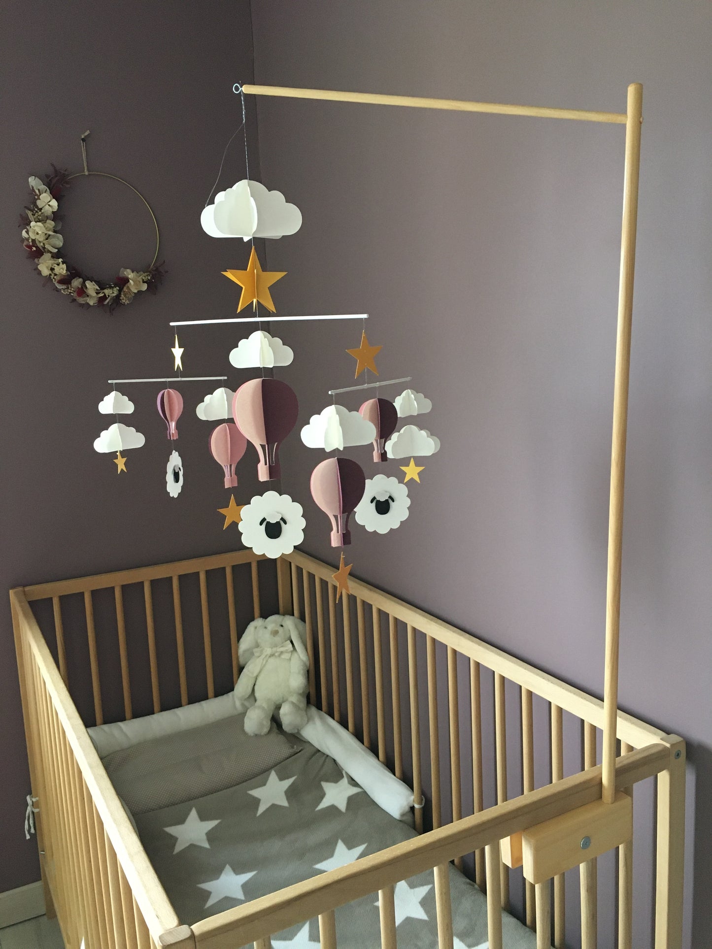 MOBILE BEBE MONTGOLFIERE ET MOUTON