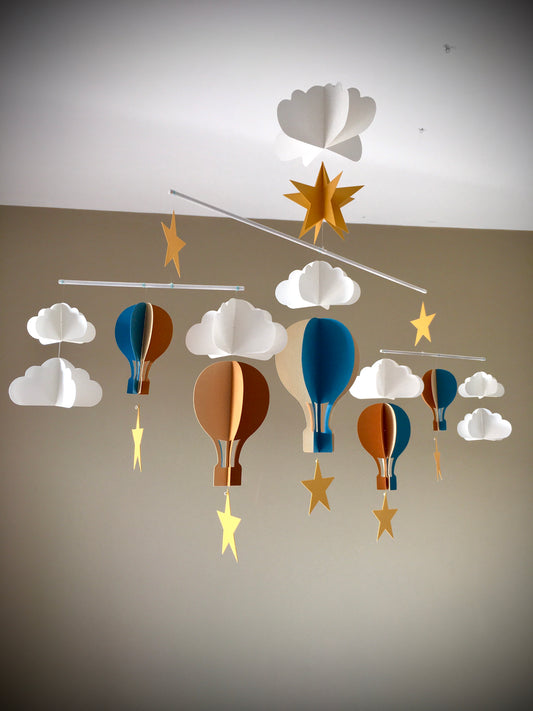 MOBILE BEBE MONTGOLFIERE ET MOUTON