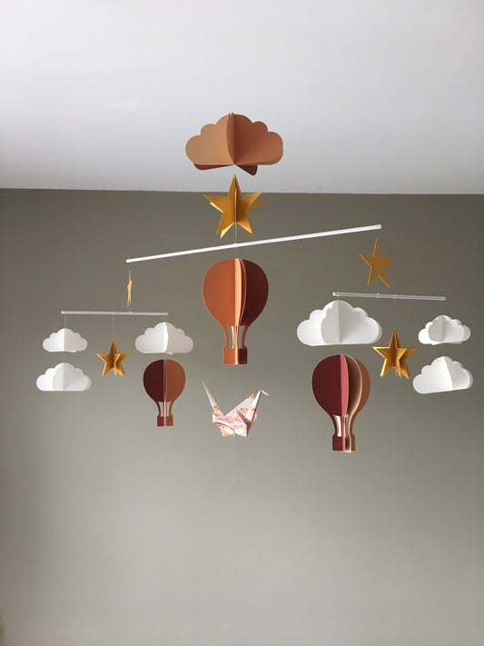 MOBILE BEBE MONTGOLFIERE ET ORIGAMI