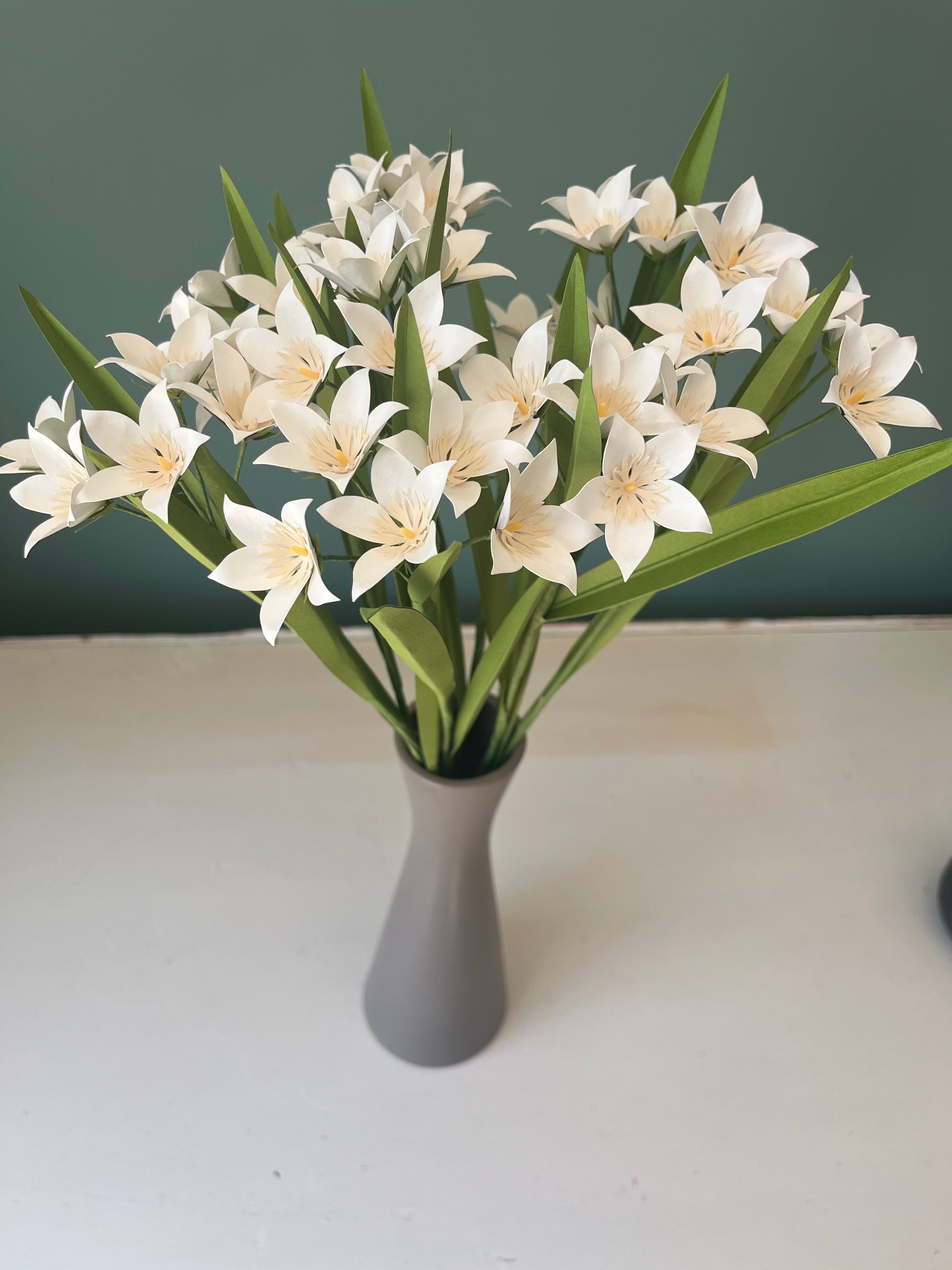 FLEURS EN PAPIER LITTLE LILLY.
